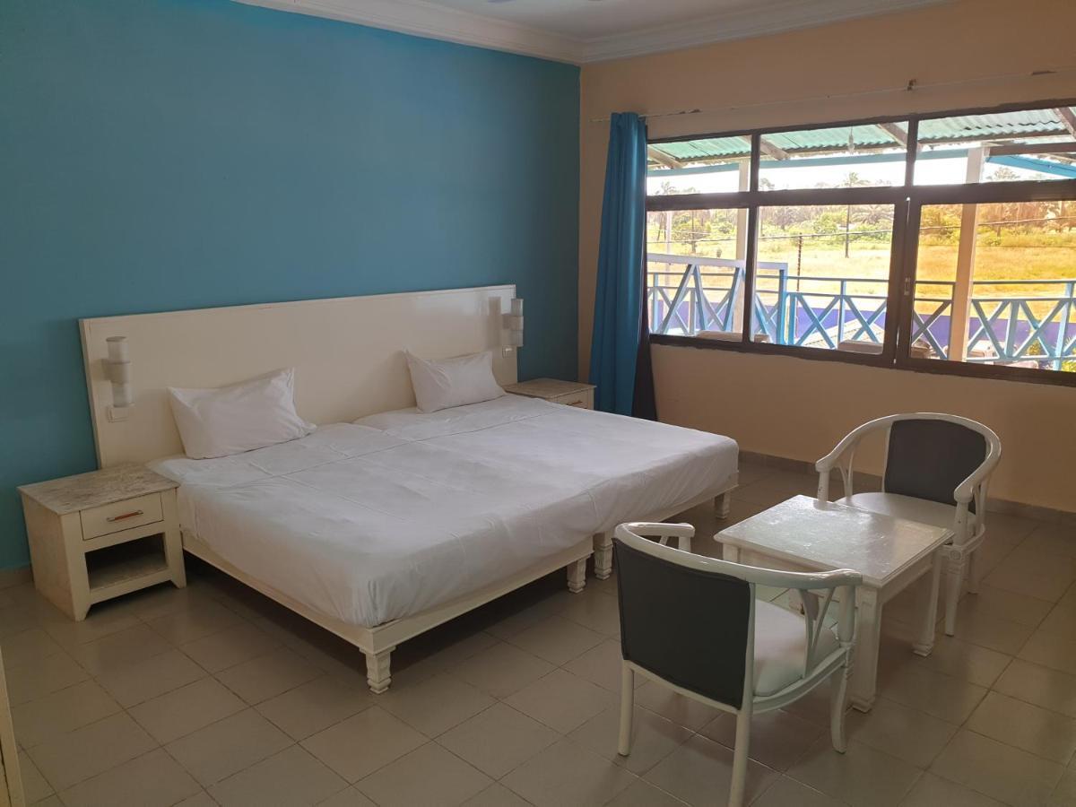 Djembe Beach Resort Kololi Ngoại thất bức ảnh