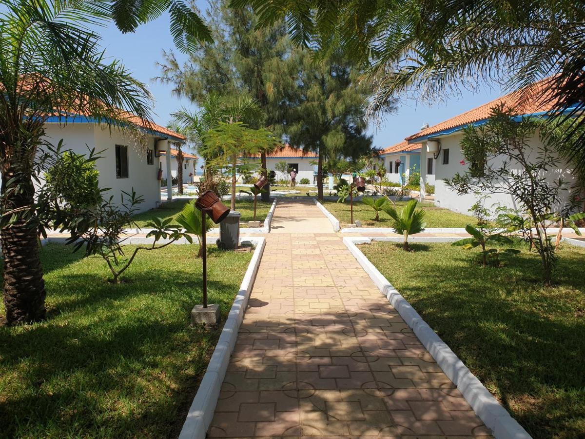 Djembe Beach Resort Kololi Ngoại thất bức ảnh